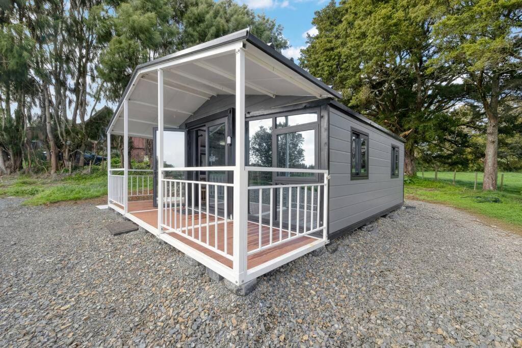 2 Bedrooms Cabin 5 Min To Pukekohe Town Centre المظهر الخارجي الصورة